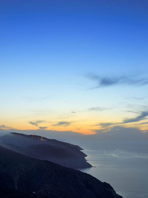 edit_dreamstime_m_32625144_Folegandros-at-dusk
