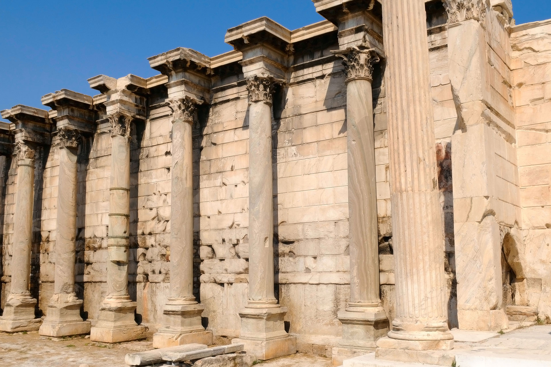 feat-Hadrian-library-athens_6240953